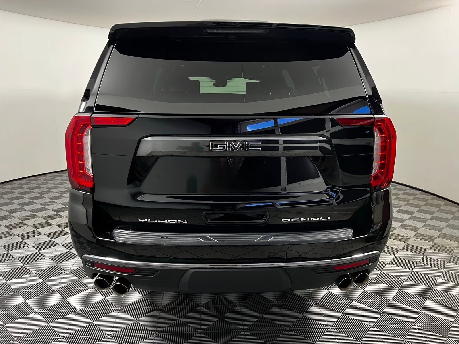 
								2024 GMC Yukon XL DENALI Ultimate full									