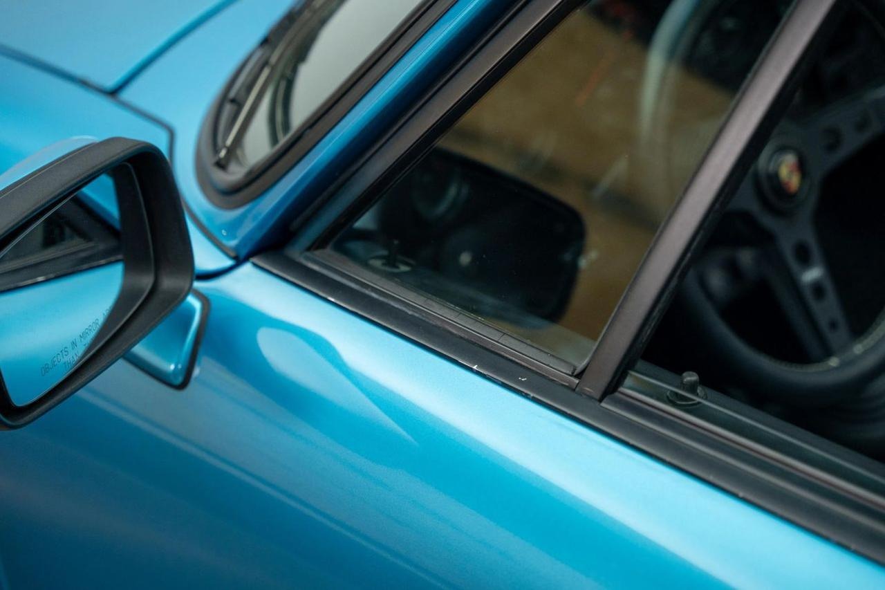 
								1977 Porsche 911 full									
