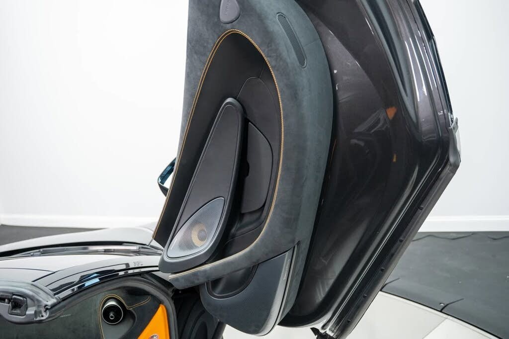 
								2019 McLaren 570S full									