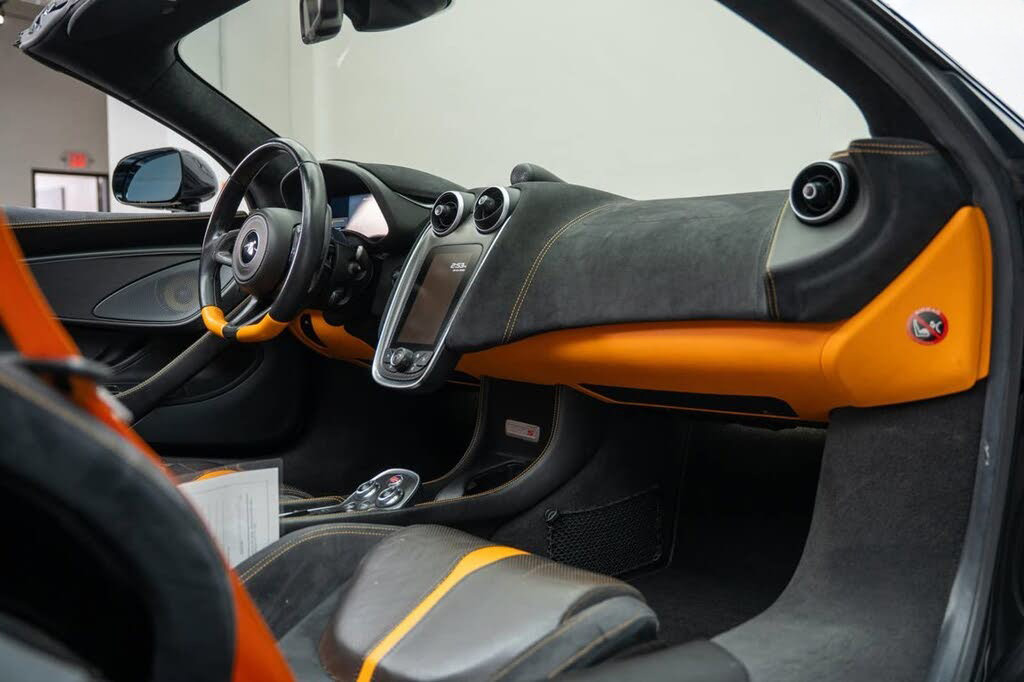 
								2019 McLaren 570S full									