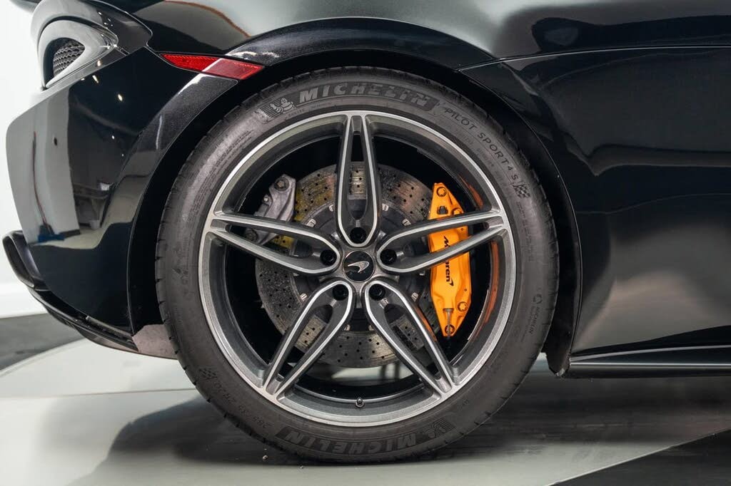 
								2019 McLaren 570S full									