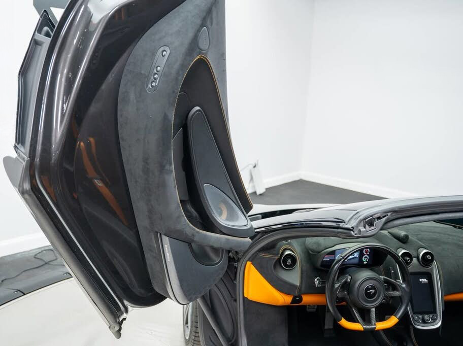 
								2019 McLaren 570S full									