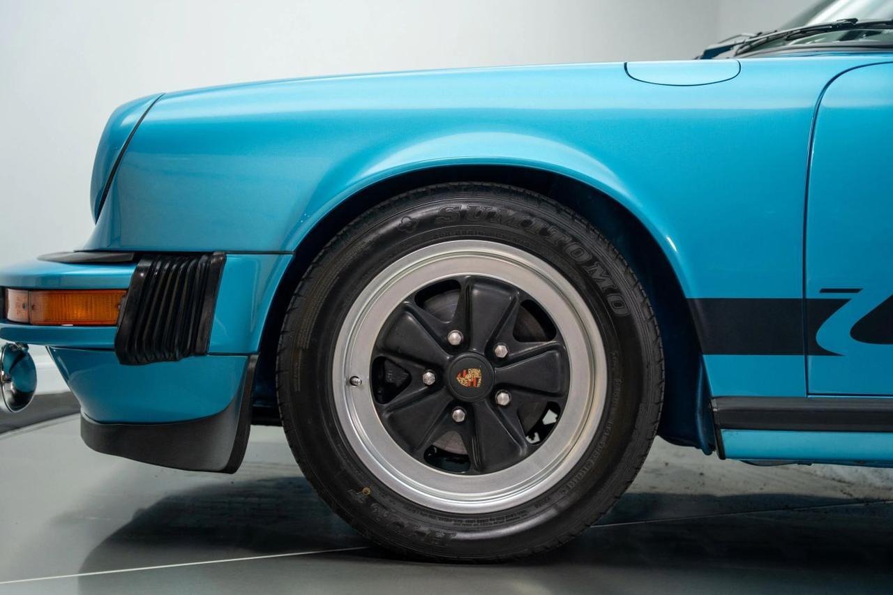 
								1977 Porsche 911 full									