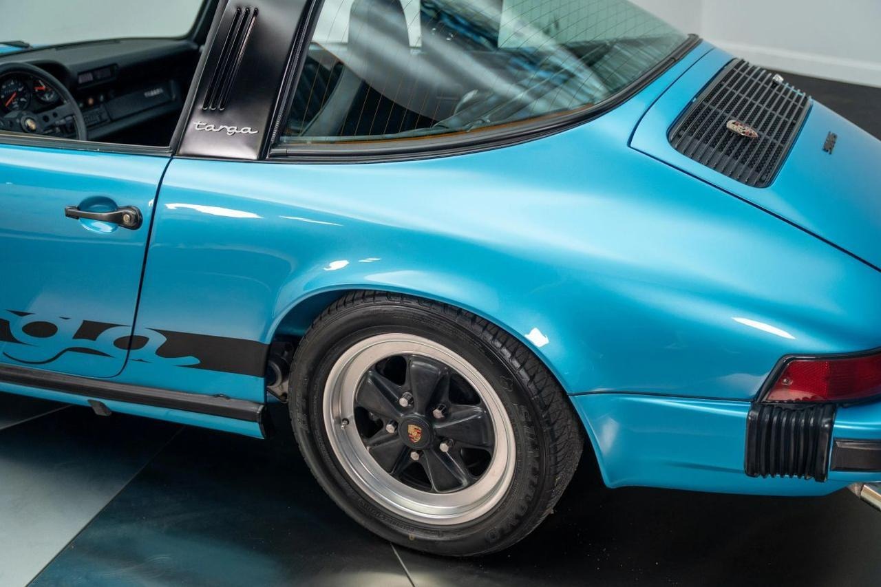
								1977 Porsche 911 full									