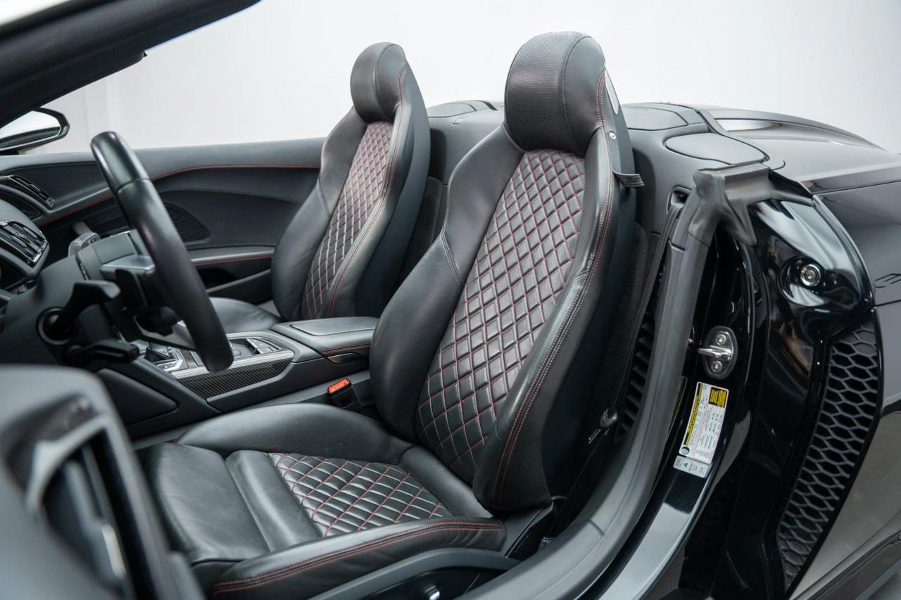 
								2021 Audi R8 full									