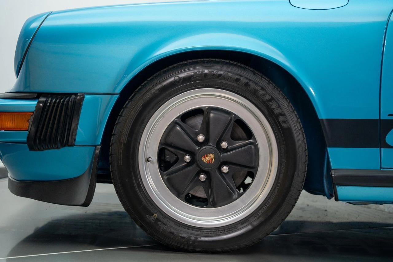 
								1977 Porsche 911 full									