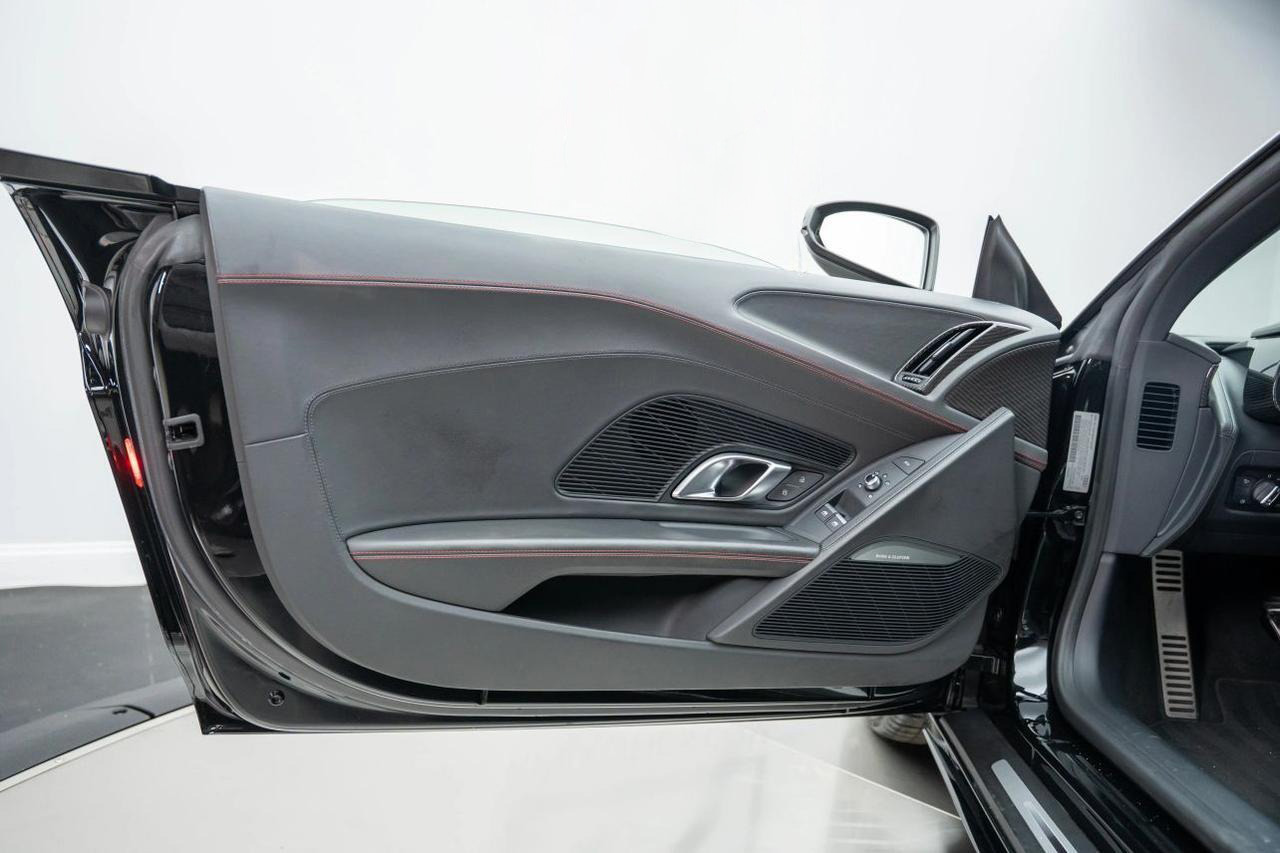 
								2021 Audi R8 full									