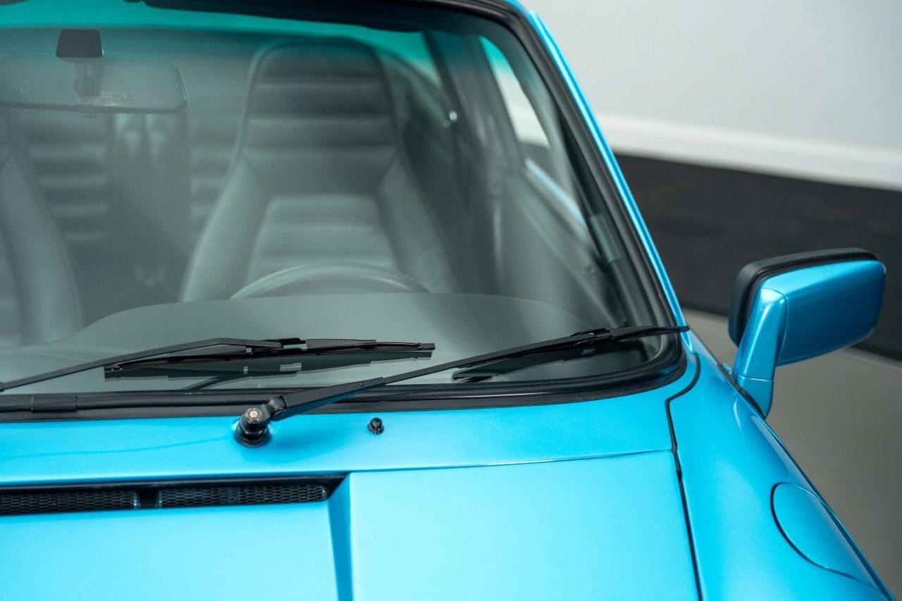 
								1977 Porsche 911 full									