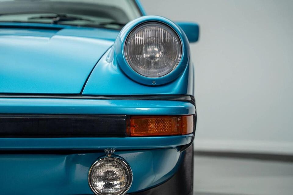 
								1977 Porsche 911 full									