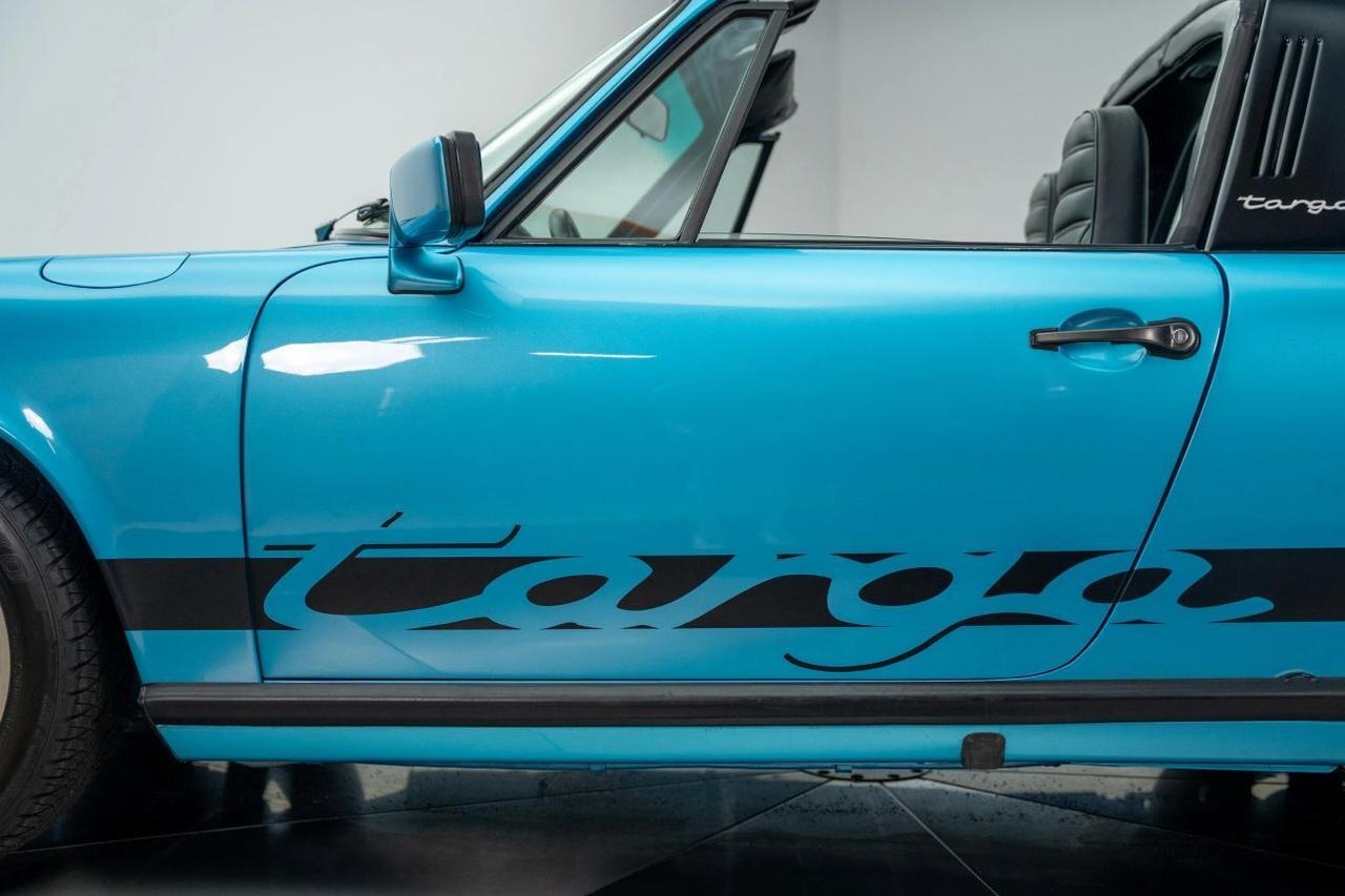 
								1977 Porsche 911 full									