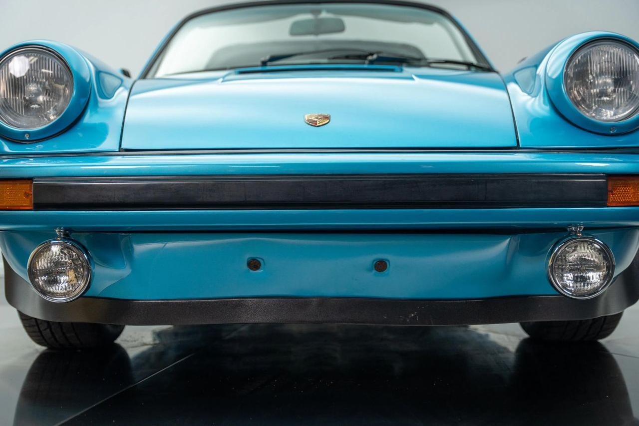 
								1977 Porsche 911 full									