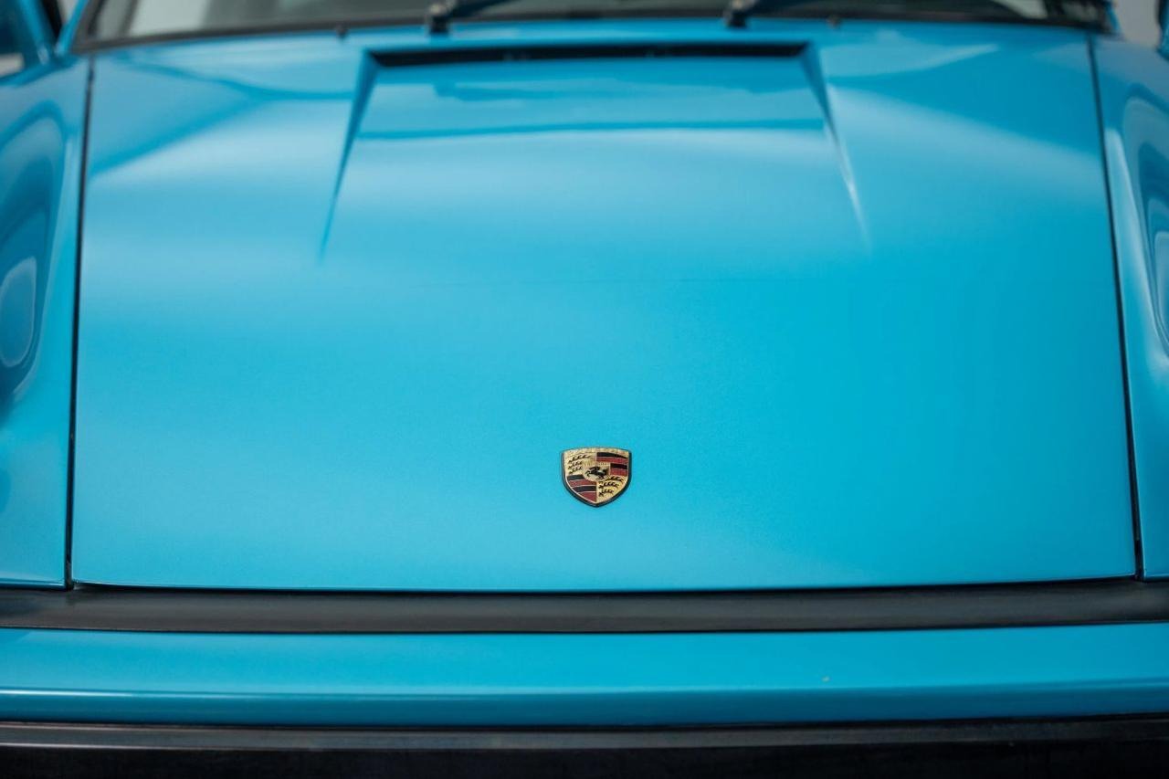 
								1977 Porsche 911 full									