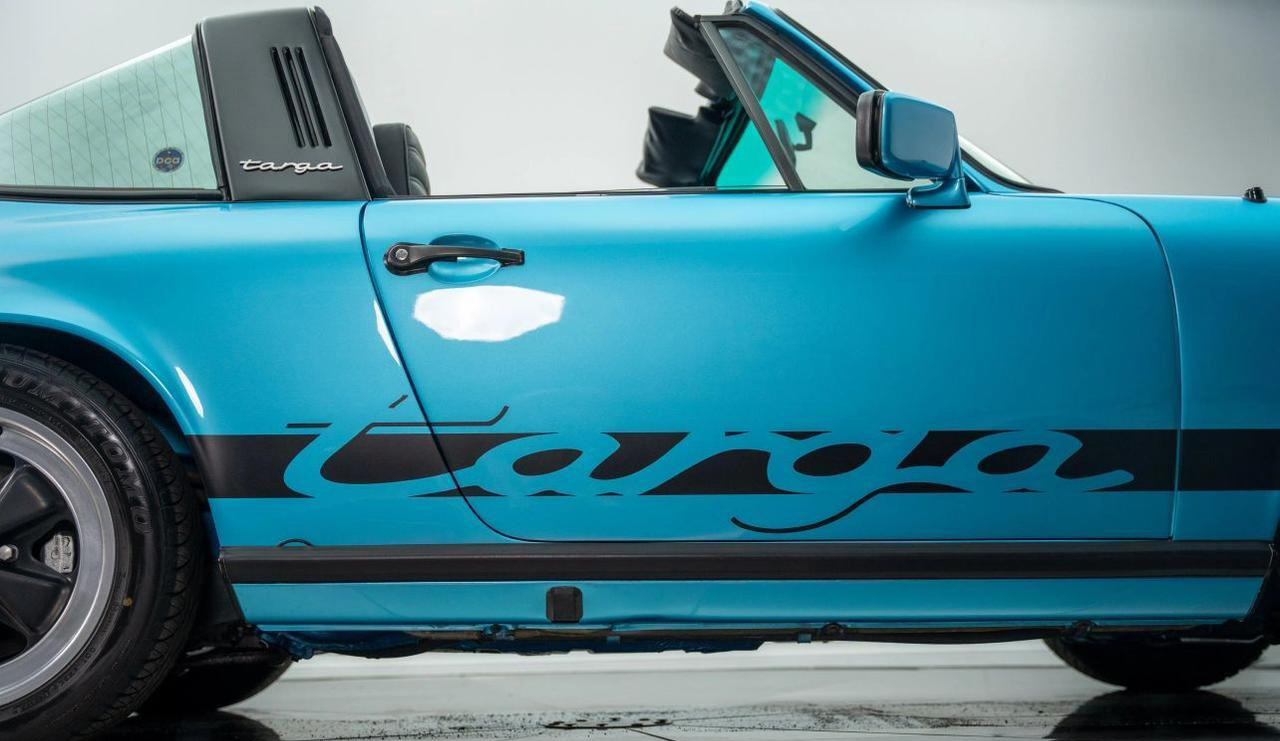 
								1977 Porsche 911 full									