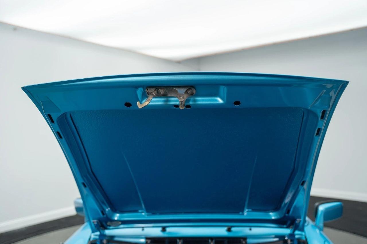 
								1977 Porsche 911 full									