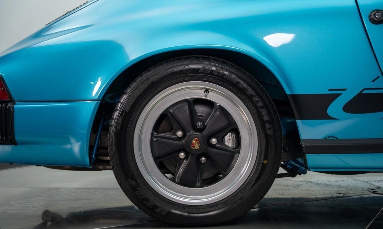 
								1977 Porsche 911 full									