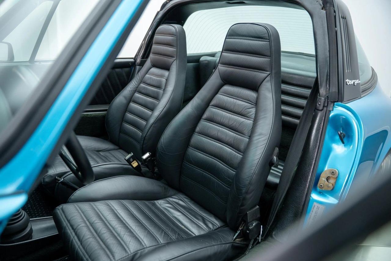 
								1977 Porsche 911 full									