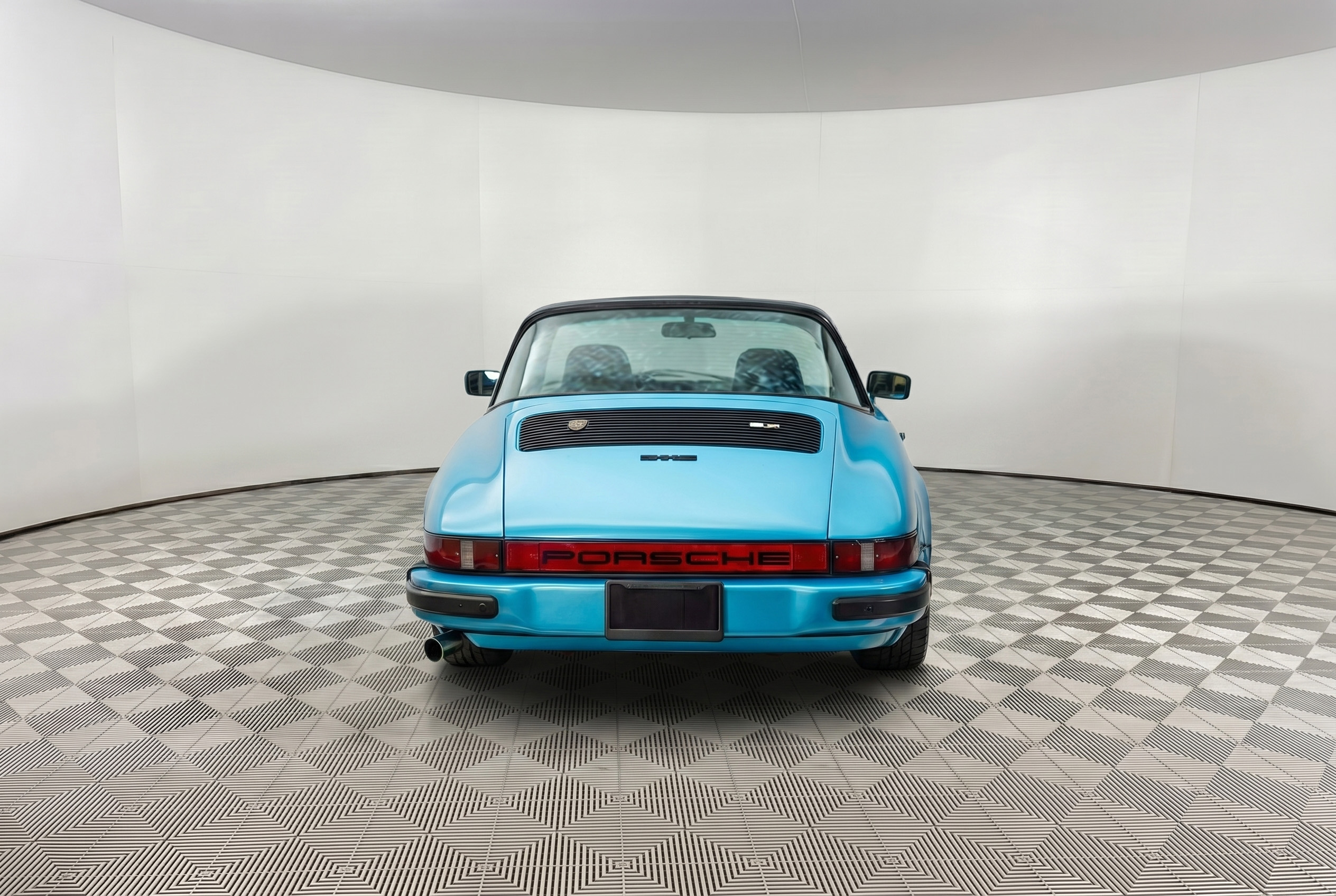 
								1977 Porsche 911 full									