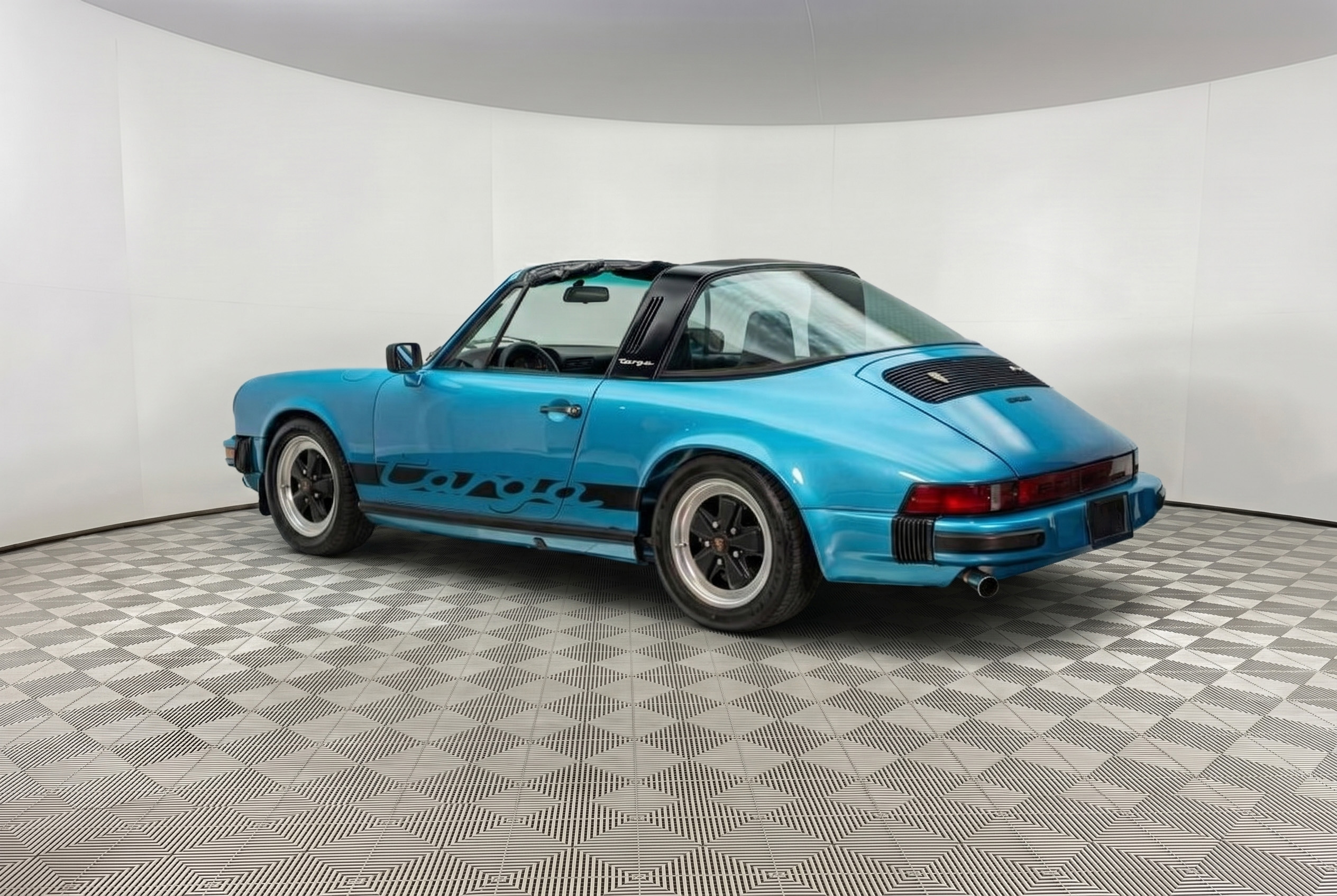 
								1977 Porsche 911 full									