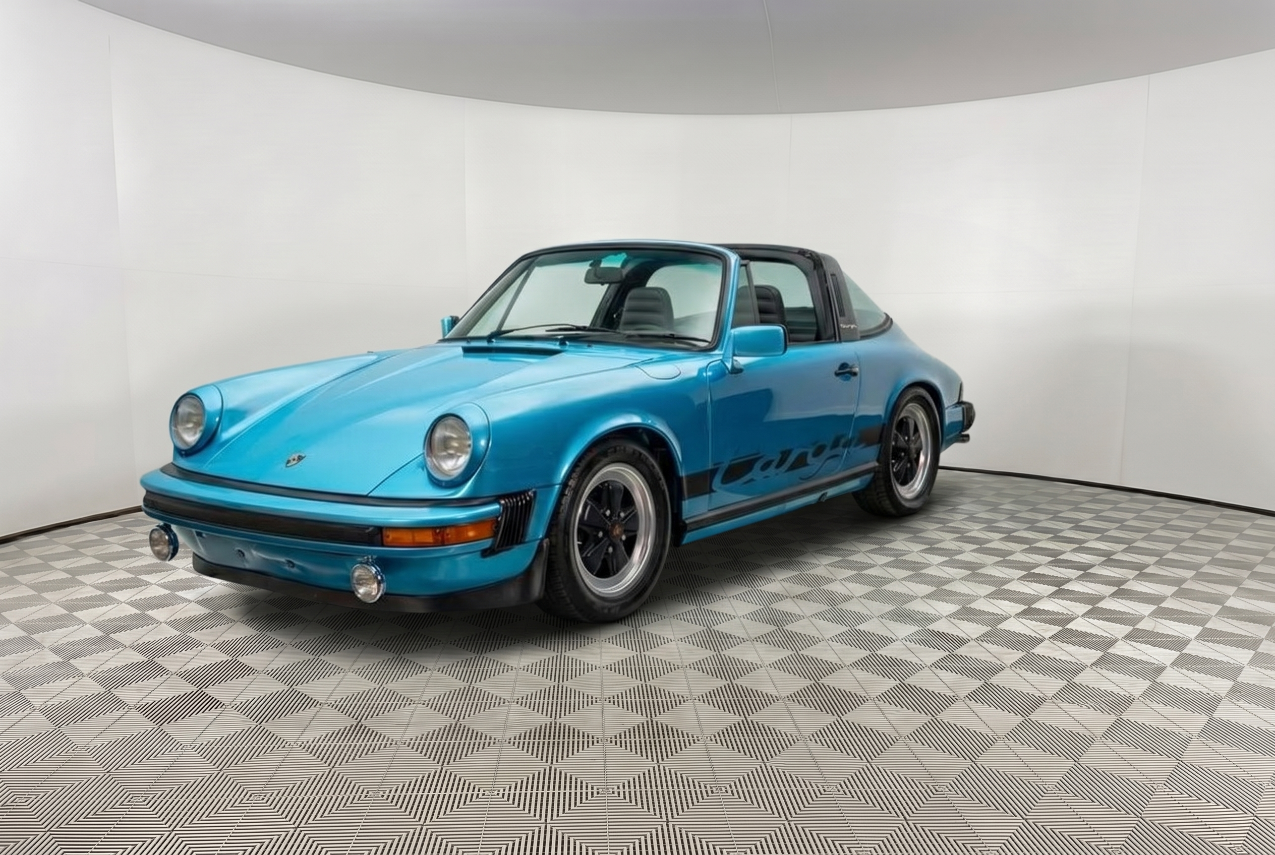 
								1977 Porsche 911 full									