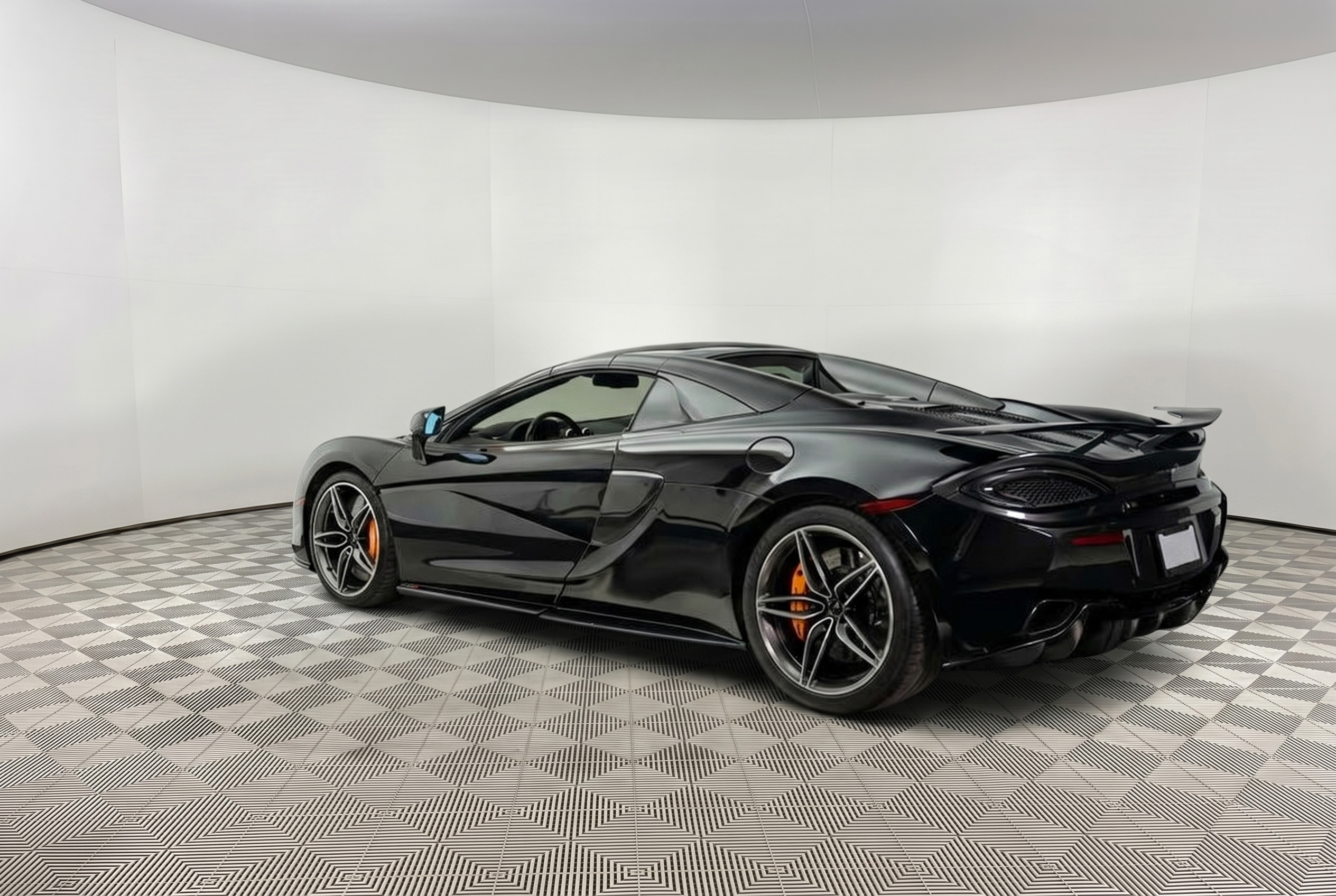 
								2019 McLaren 570S full									