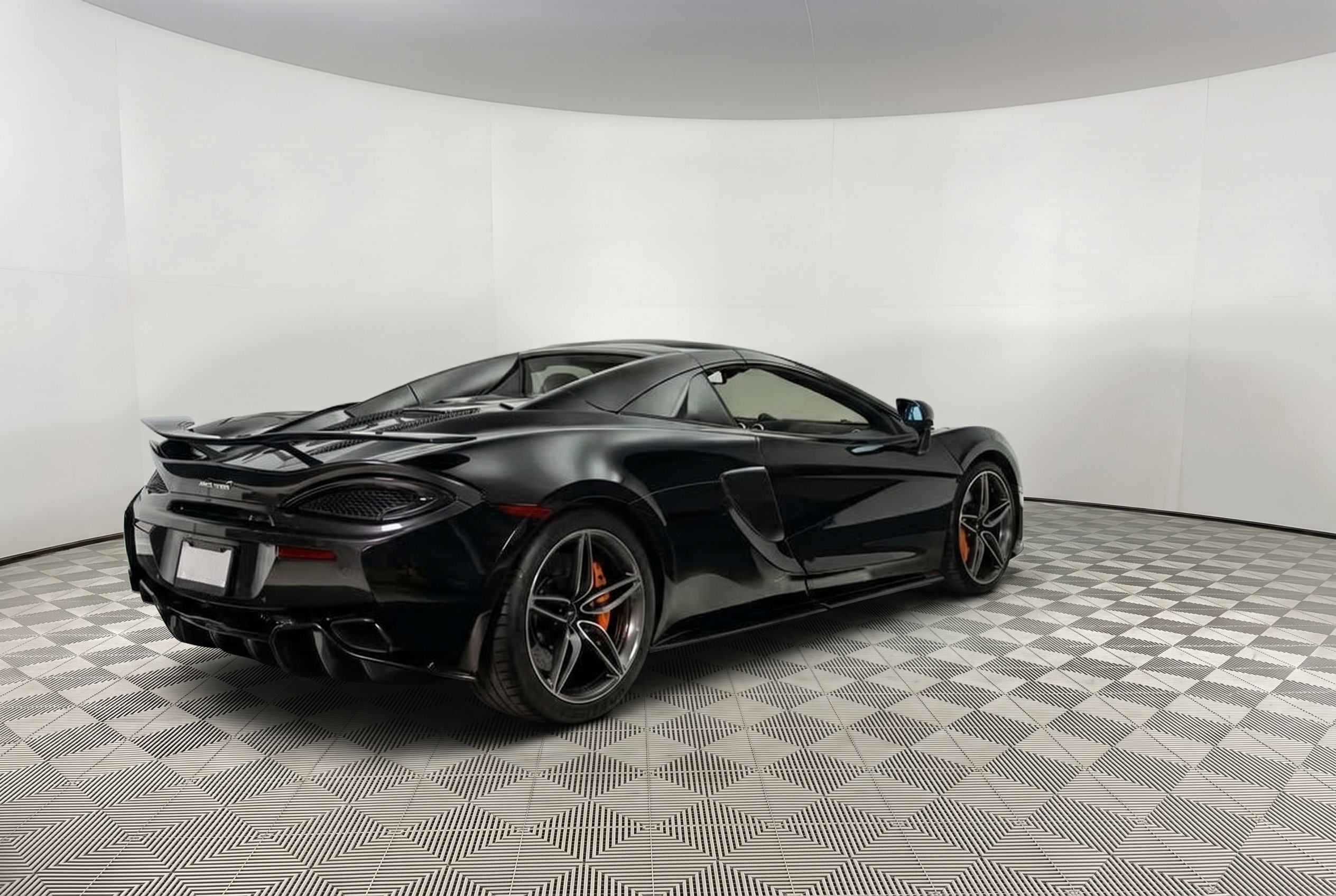 
								2019 McLaren 570S full									