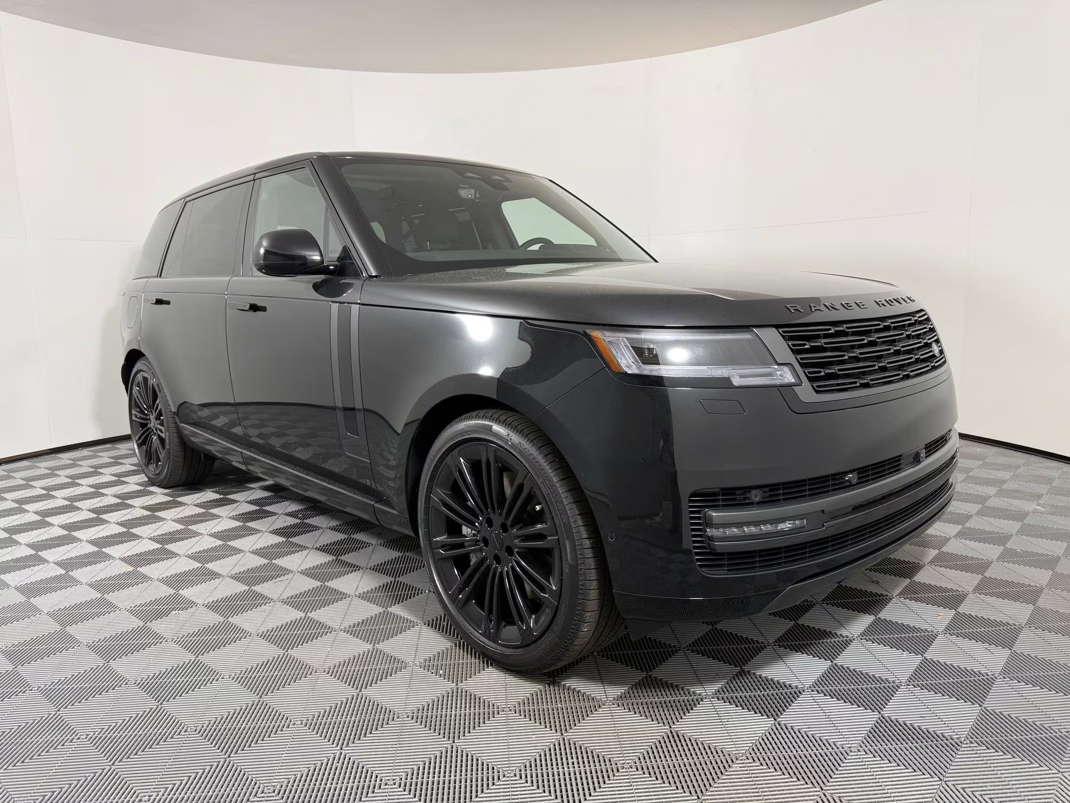 
								2025 Range Rover P530 SE full									