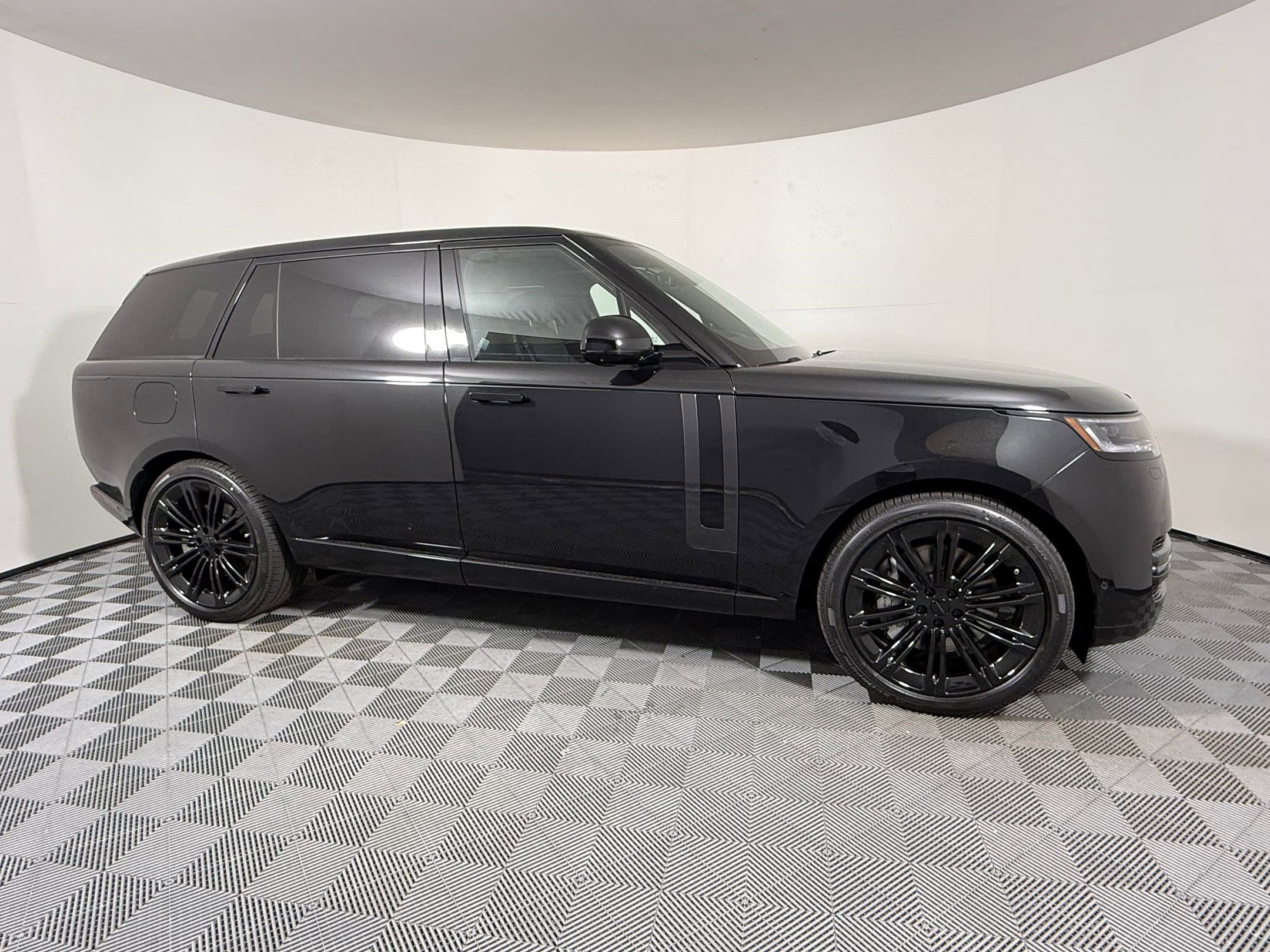 
								2025 Range Rover P530 SE full									