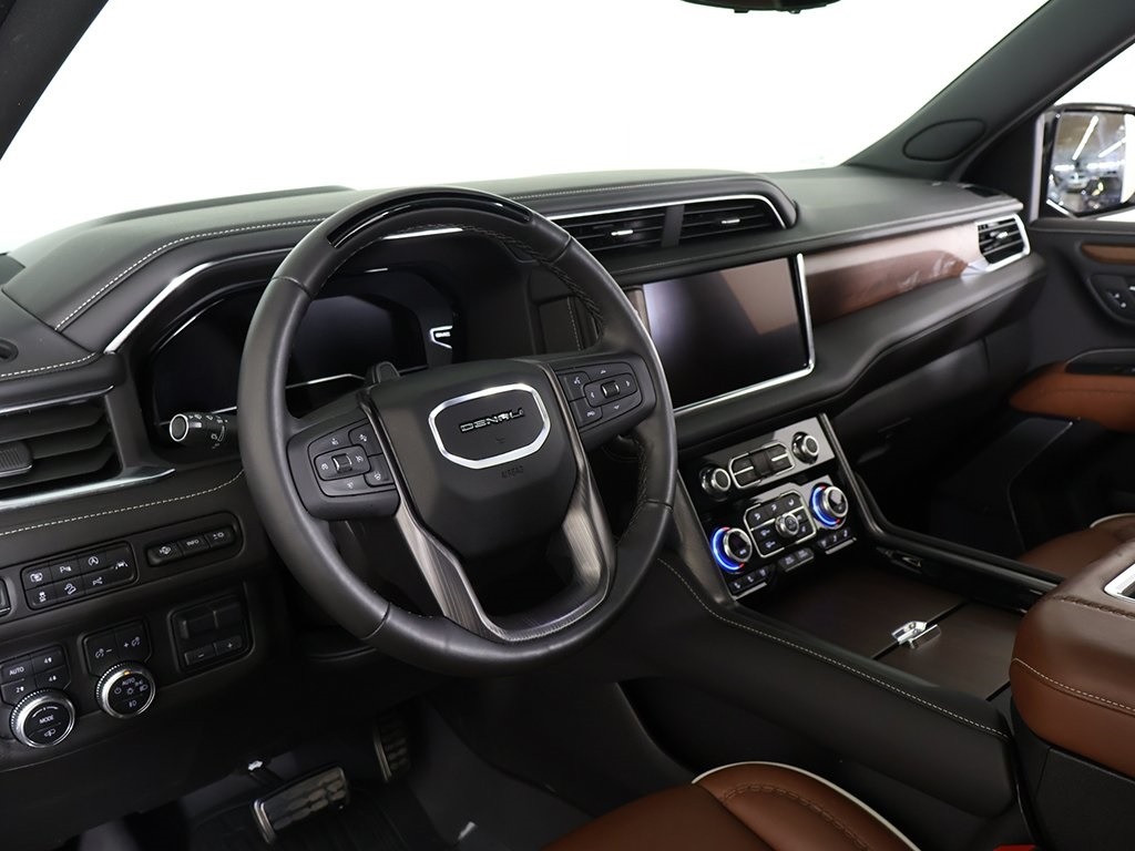 
								2024 GMC Yukon XL DENALI Ultimate full									