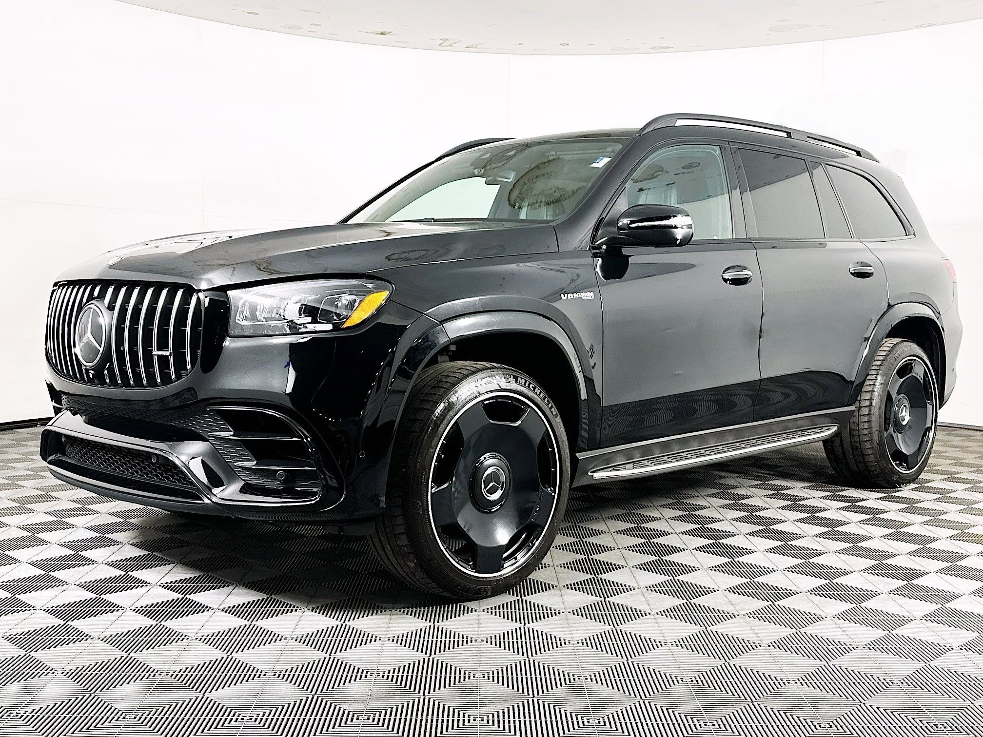 
								2024 Mercedes-Benz GLS 63 AMG full									