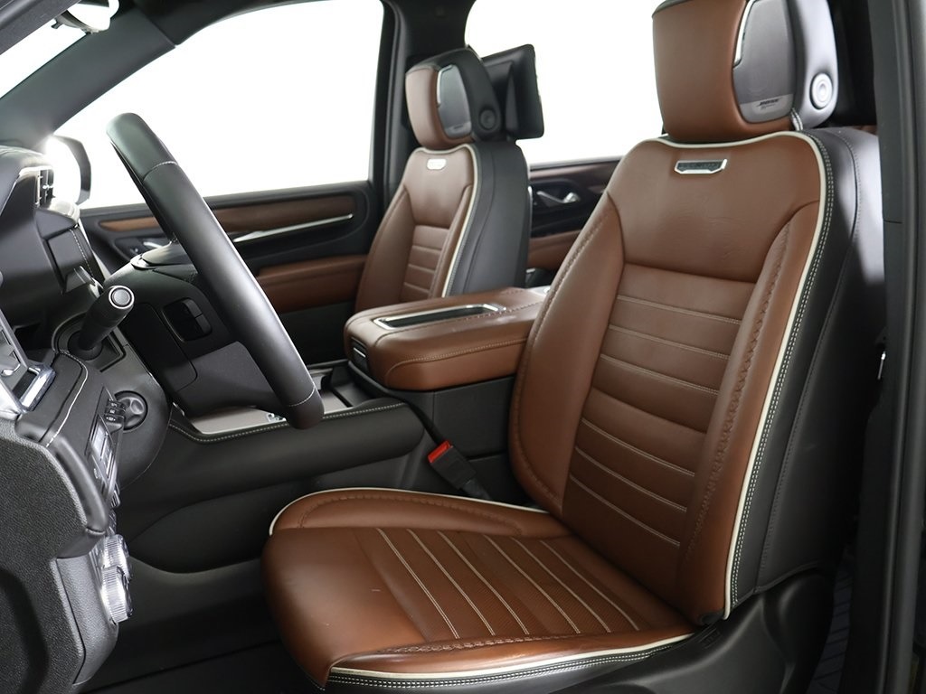 
								2024 GMC Yukon XL DENALI Ultimate full									