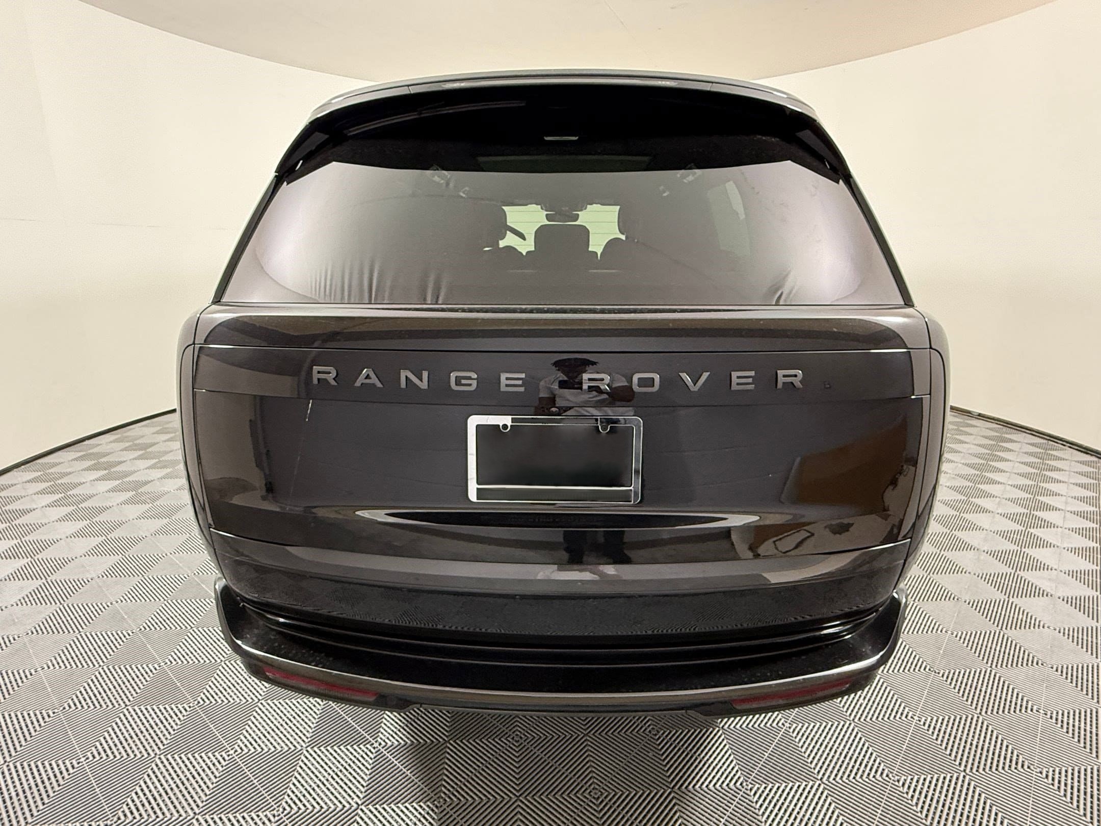 
								2025 Range Rover P530 SE full									