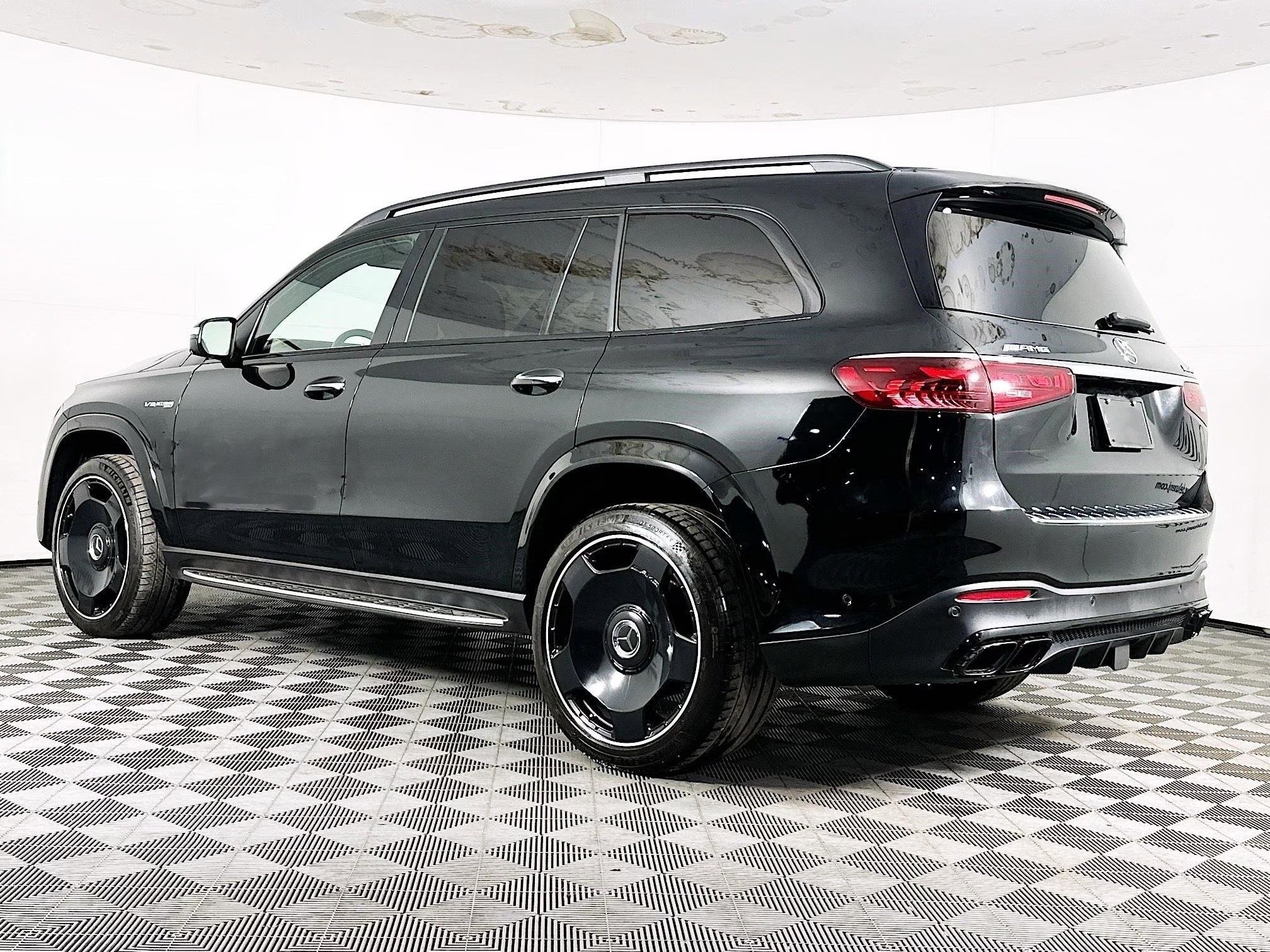 
								2024 Mercedes-Benz GLS 63 AMG full									