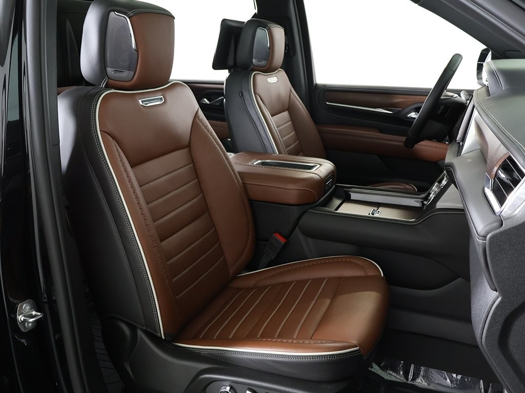 
								2024 GMC Yukon XL DENALI Ultimate full									