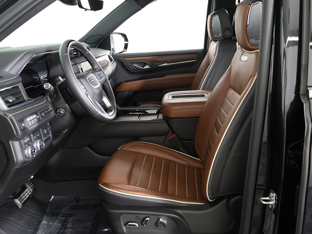 
								2024 GMC Yukon XL DENALI Ultimate full									