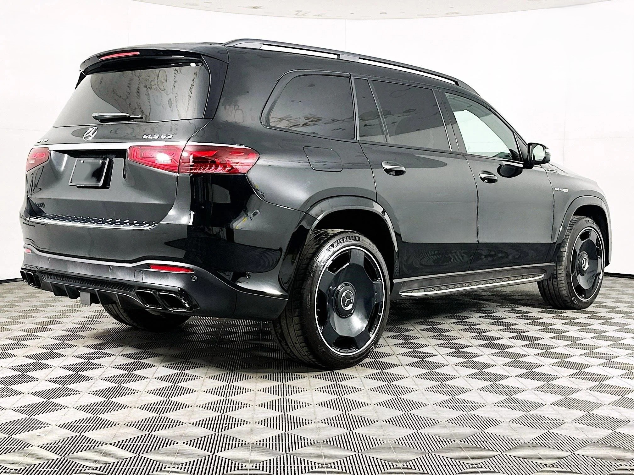 
								2024 Mercedes-Benz GLS 63 AMG full									