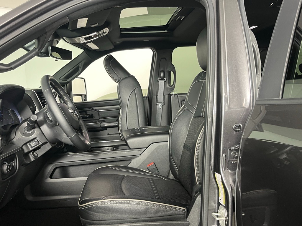 
								2024 Ram 2500 Limited full									