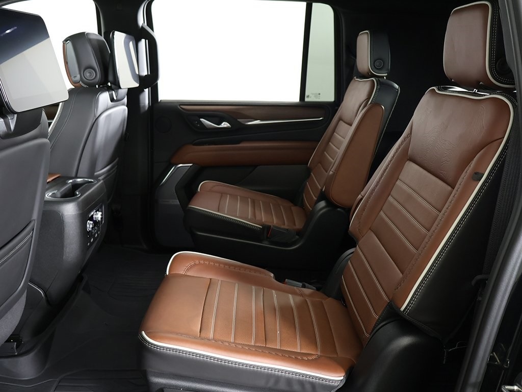 
								2024 GMC Yukon XL DENALI Ultimate full									