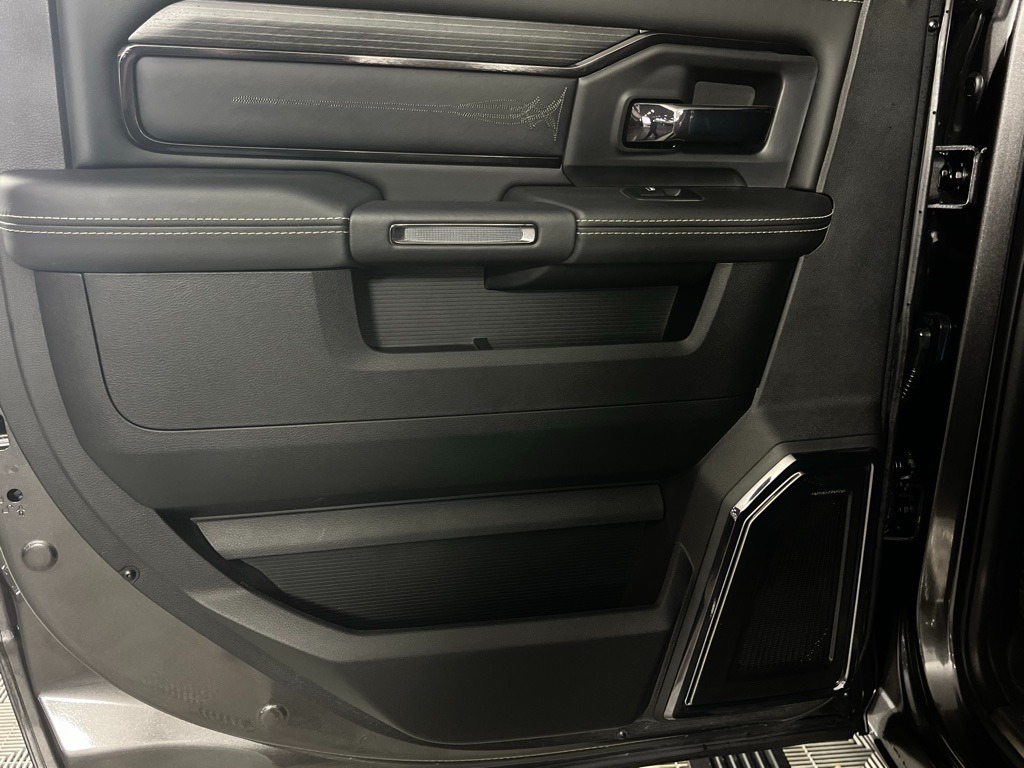 
								2024 Ram 2500 Limited full									