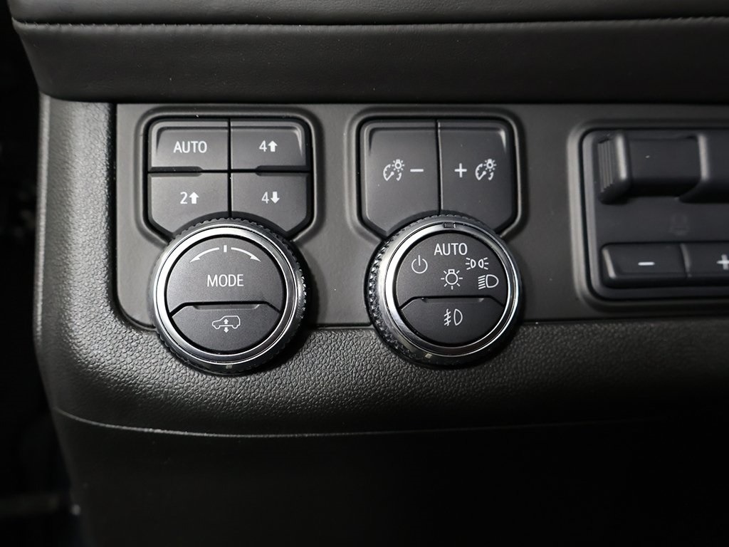 
								2024 GMC Yukon XL DENALI Ultimate full									