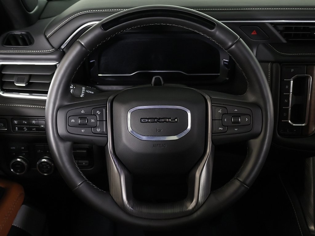 
								2024 GMC Yukon XL DENALI Ultimate full									