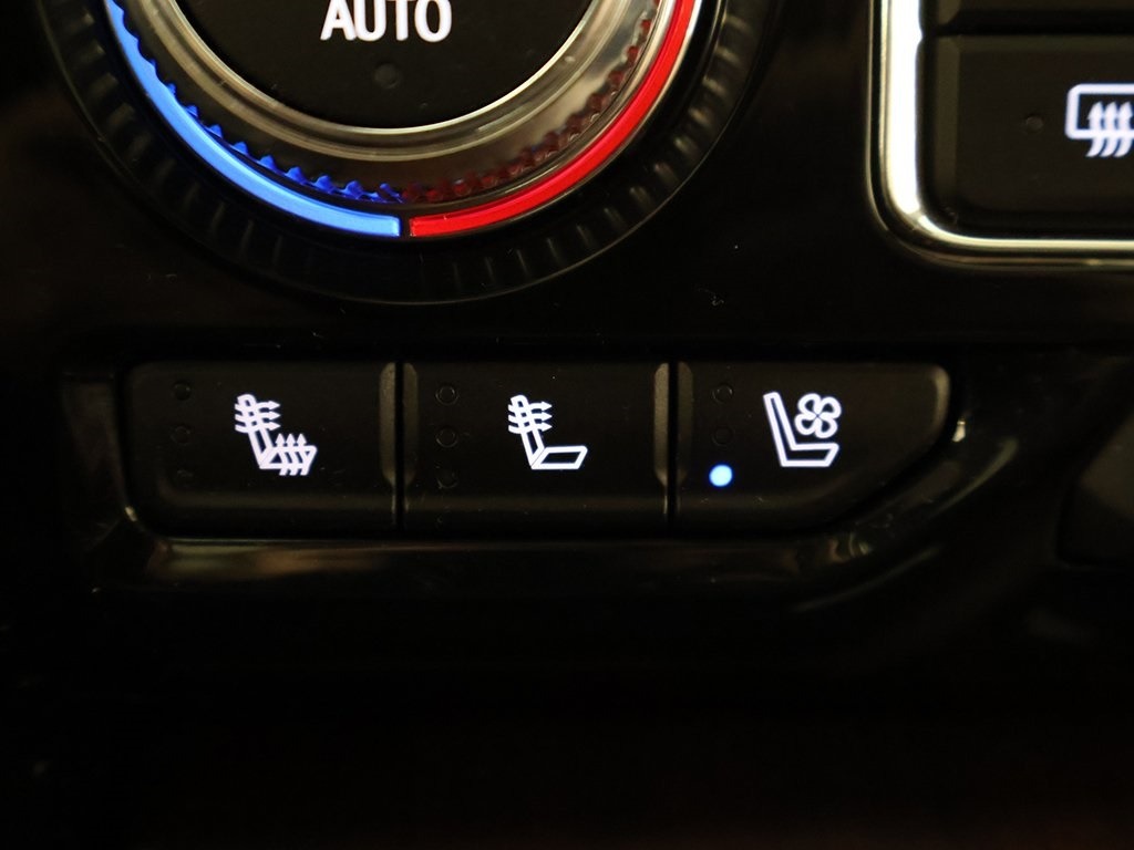 
								2024 GMC Yukon XL DENALI Ultimate full									