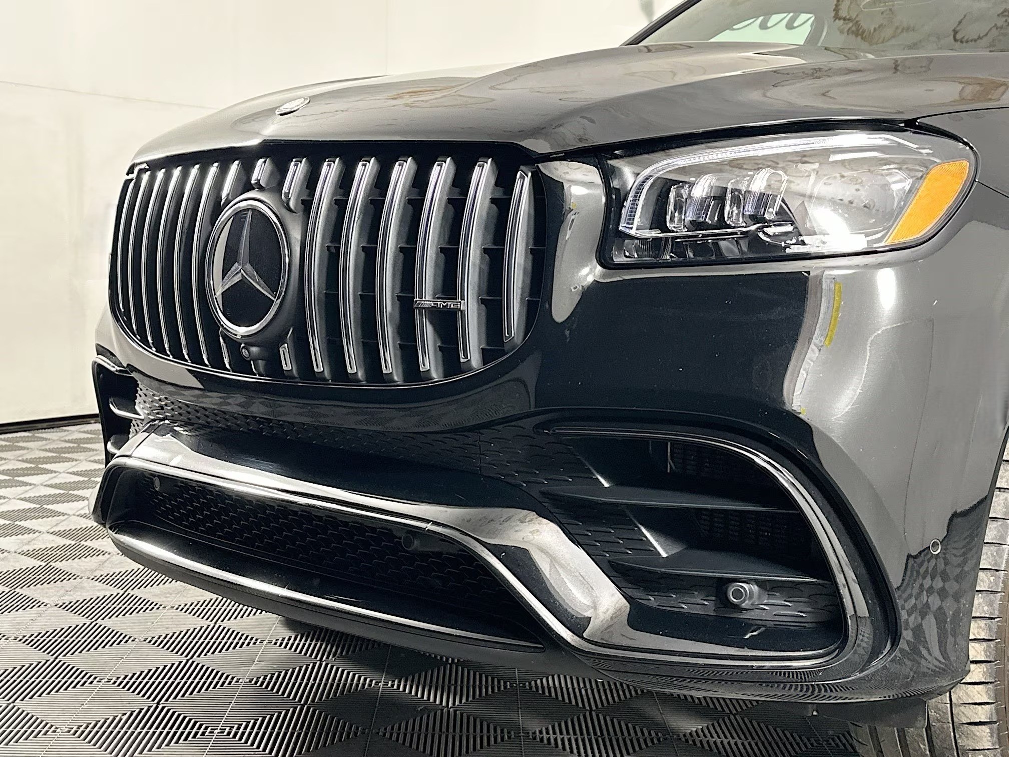 
								2024 Mercedes-Benz GLS 63 AMG full									