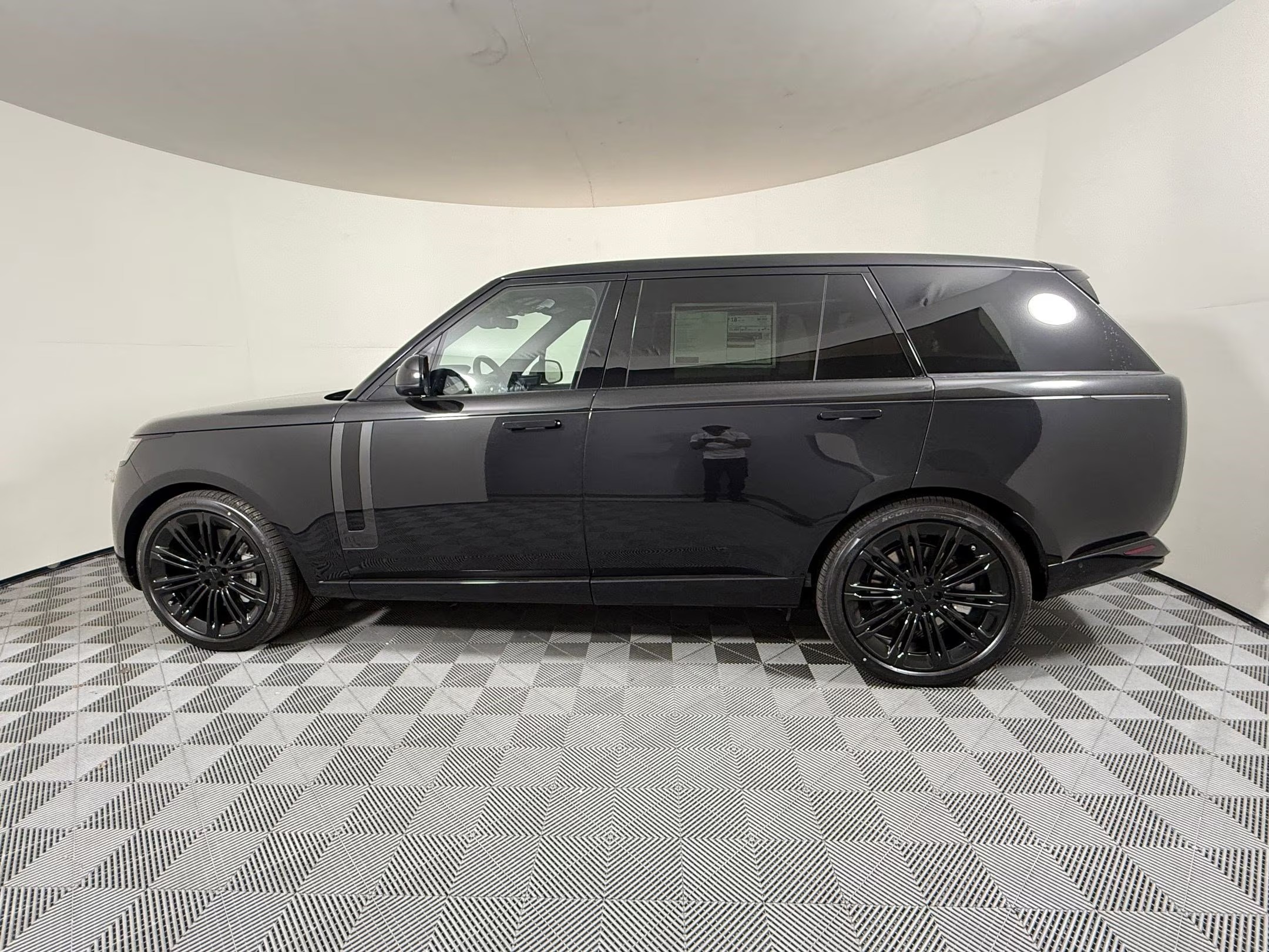 
								2025 Range Rover P530 SE full									
