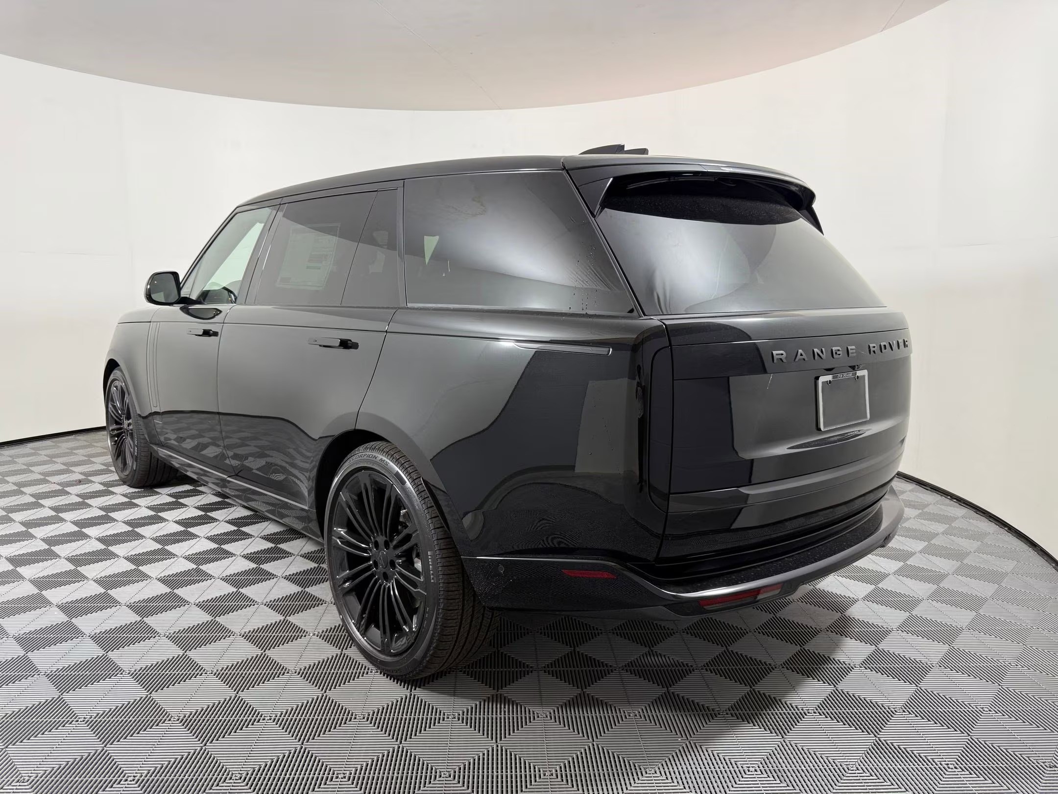 
								2025 Range Rover P530 SE full									
